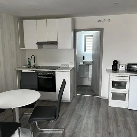 Messe-hotelzimmer-appartements Lägenhet *